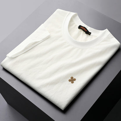 Versatile white t-shirt for men’s casual wardrobe