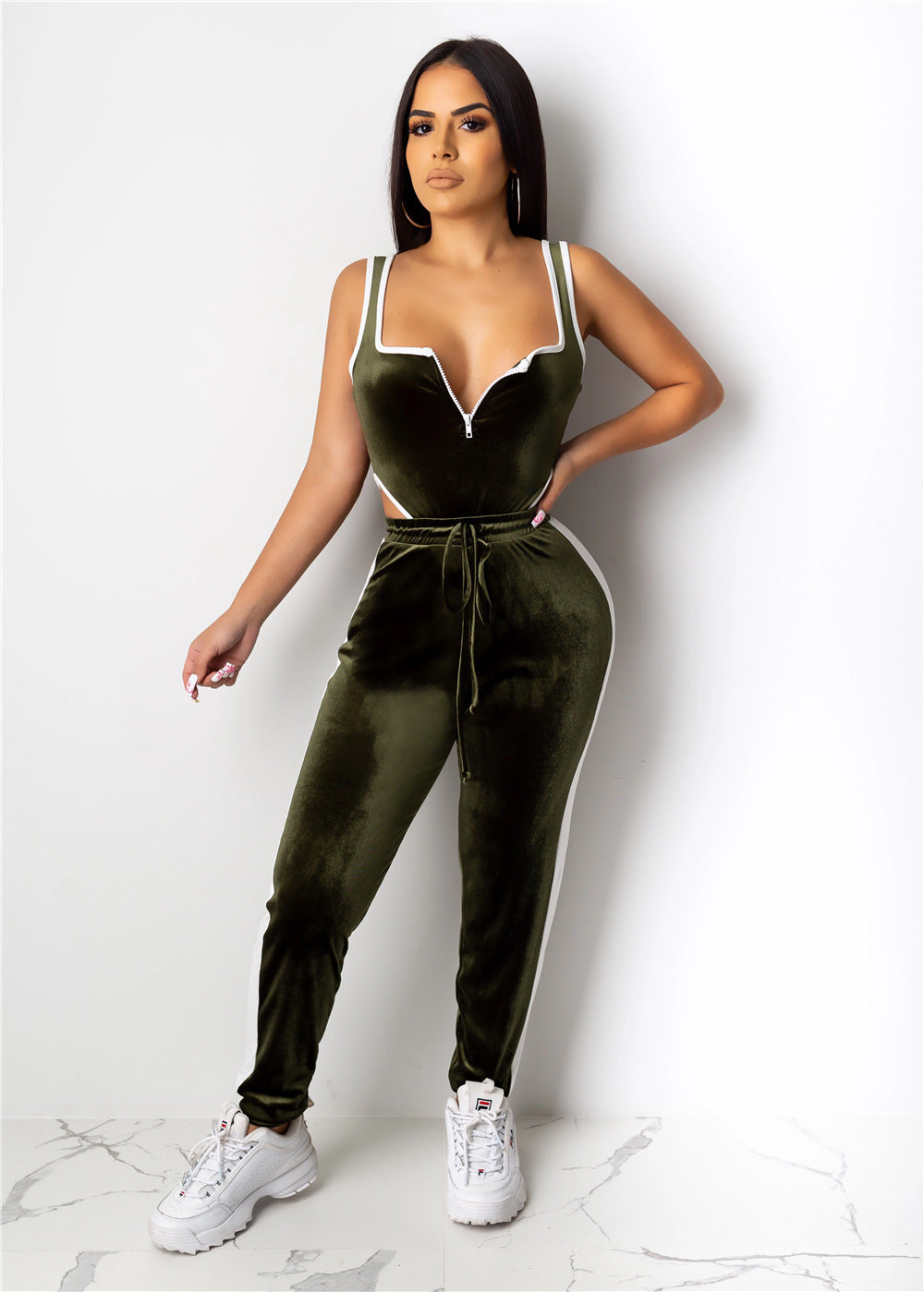 Wine red women’s sportswear set with leggings and top
